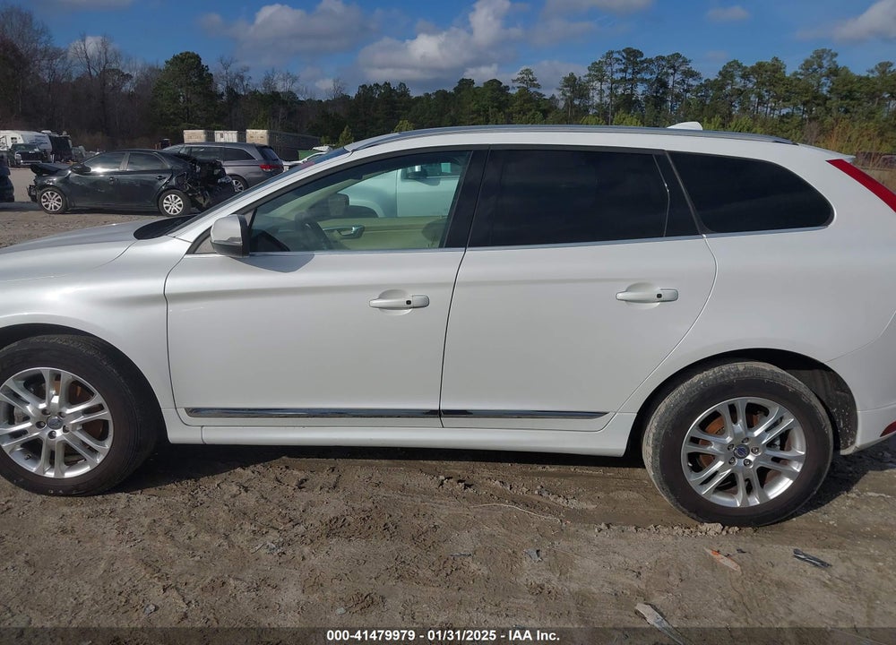 2015 VOLVO XC60 VIN: YV440MDB5F2610281