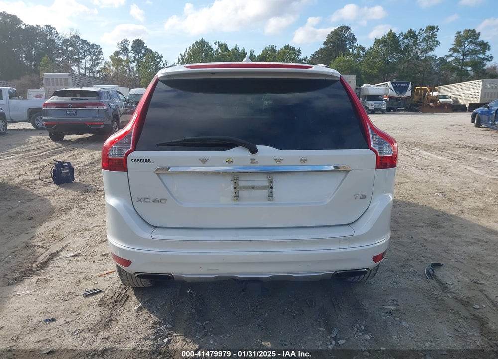 2015 VOLVO XC60 VIN: YV440MDB5F2610281