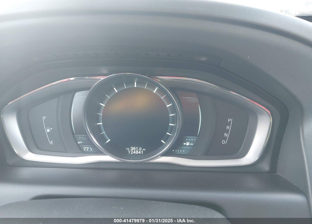2015 VOLVO XC60 VIN: YV440MDB5F2610281