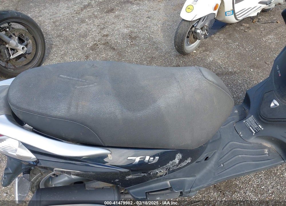 2018 PIAGGIO FLY VIN: ZAPM798G6J7002636