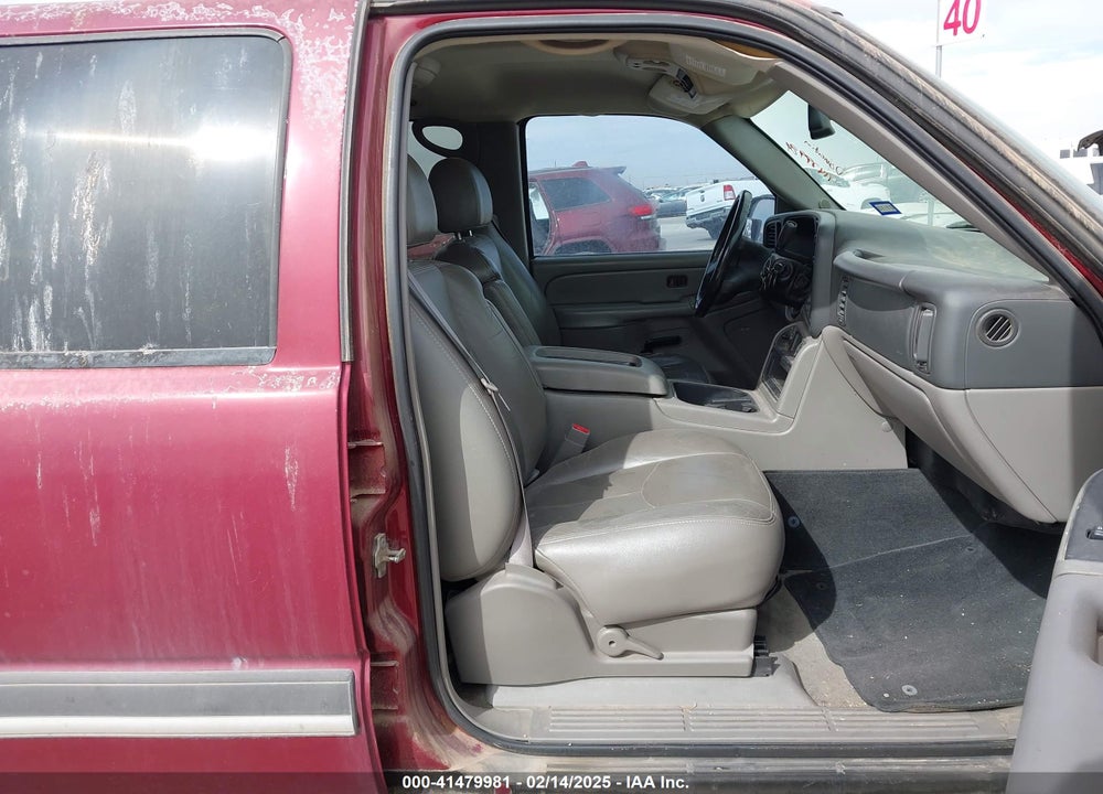 2004 CHEVROLET SUBURBAN C1500 VIN: 1GNEC16Z14J237404