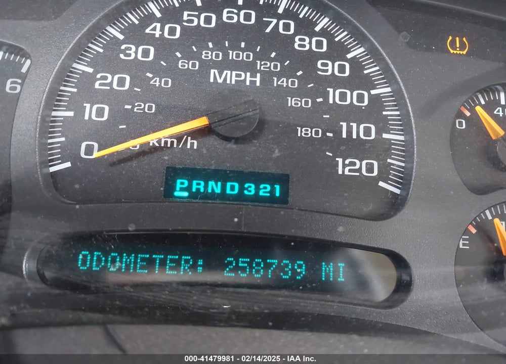 2004 CHEVROLET SUBURBAN C1500 VIN: 1GNEC16Z14J237404