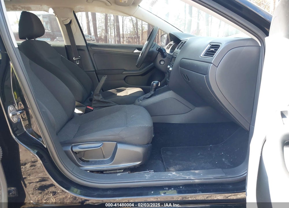 2011 VOLKSWAGEN JETTA VIN: 3VW2K7AJ7BM066044