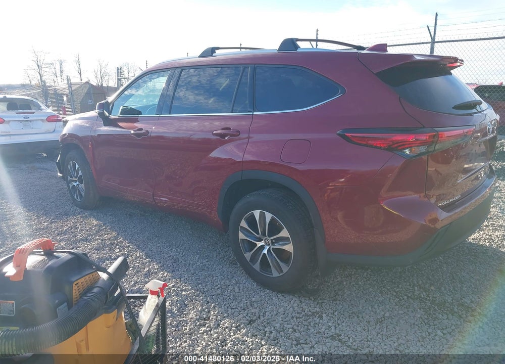 2021 TOYOTA HIGHLANDER XLE VIN: 5TDGZRBH7MS528004