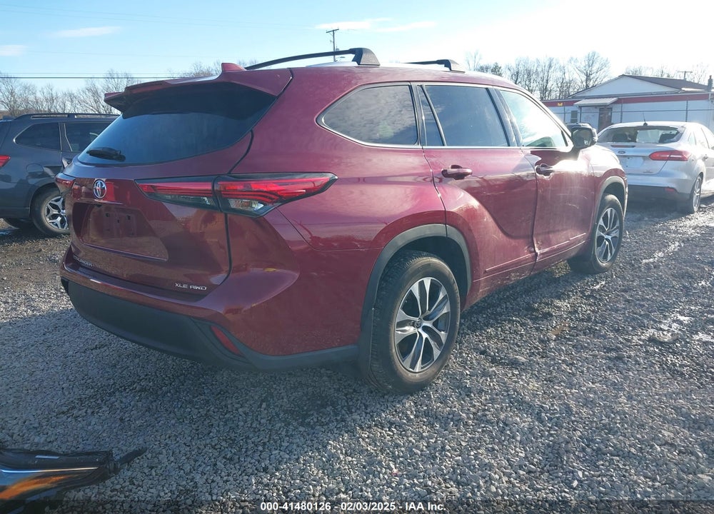 2021 TOYOTA HIGHLANDER XLE VIN: 5TDGZRBH7MS528004