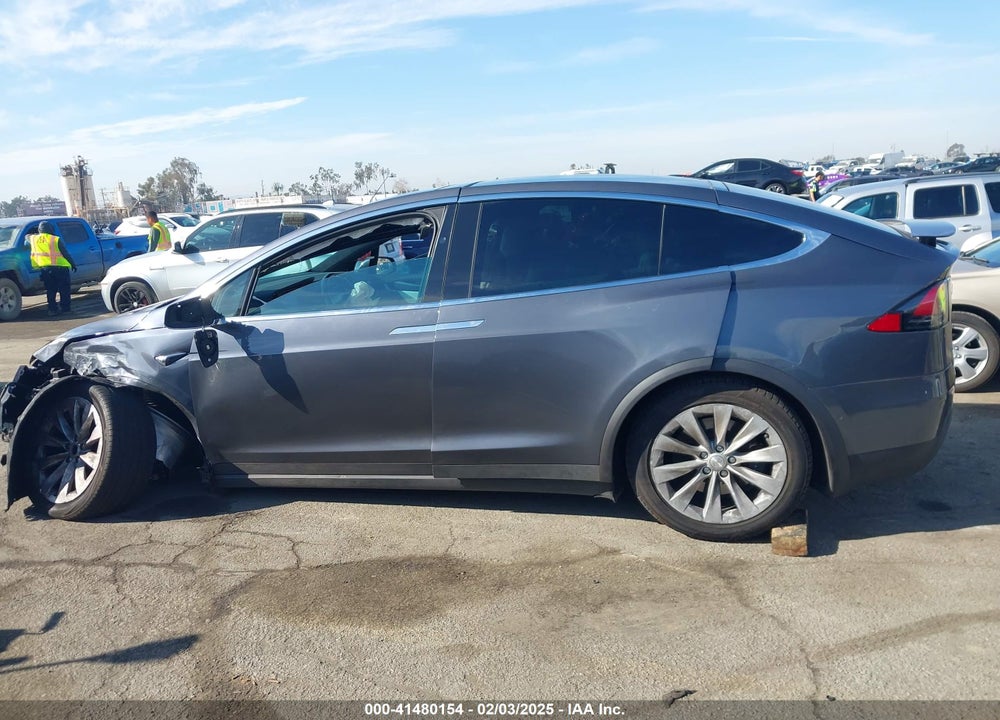 2018 TESLA MODEL X VIN: 5YJXCBE2XJF111959