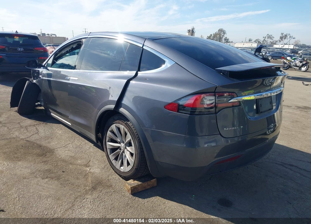 2018 TESLA MODEL X VIN: 5YJXCBE2XJF111959