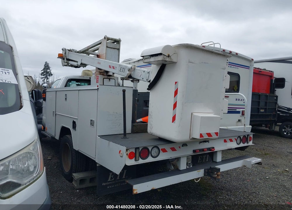 2011 FORD F-450 CHASSIS XL VIN: 1FDUF4GY5BEA38165