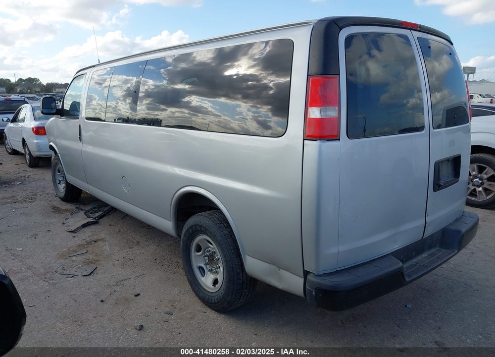 2017 CHEVROLET EXPRESS 3500 LS VIN: 1GAZGNFF1H1325590