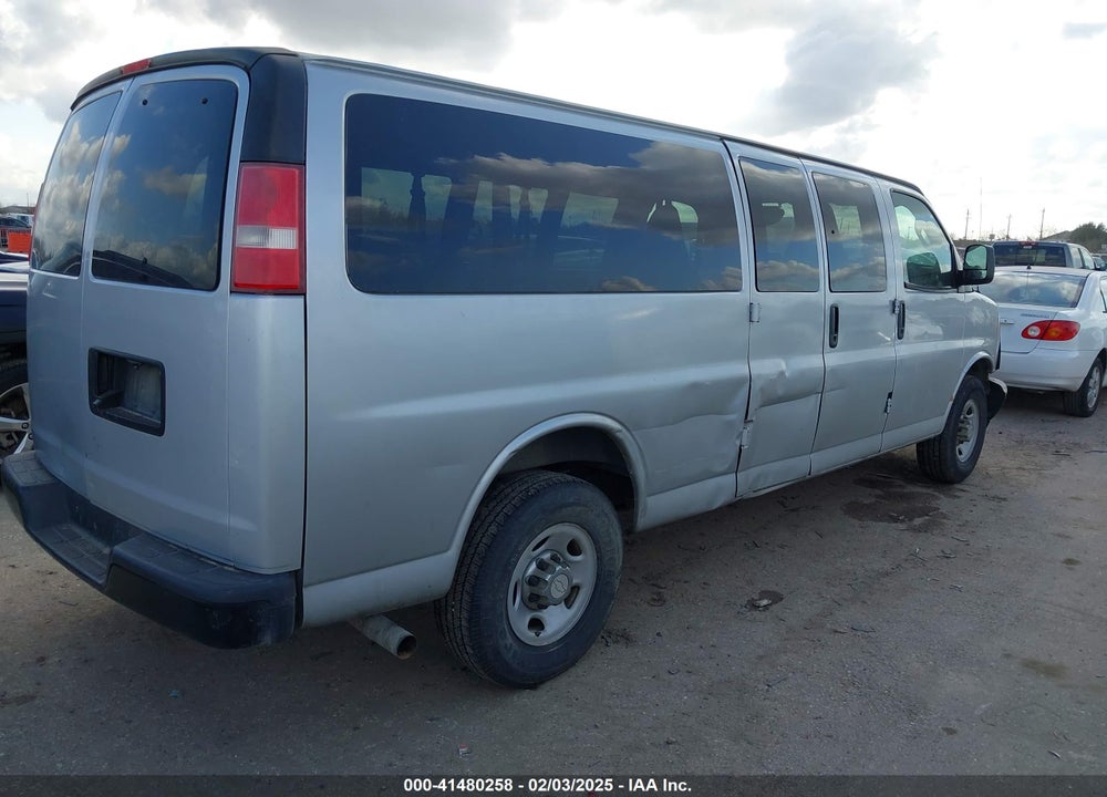2017 CHEVROLET EXPRESS 3500 LS VIN: 1GAZGNFF1H1325590