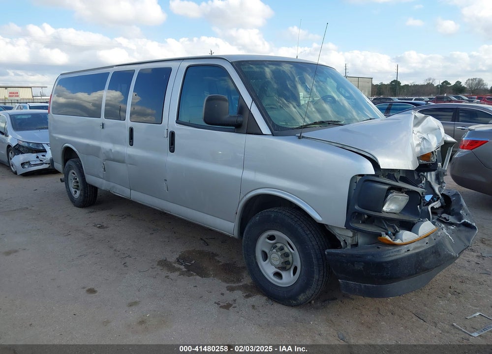 2017 CHEVROLET EXPRESS 3500 LS VIN: 1GAZGNFF1H1325590