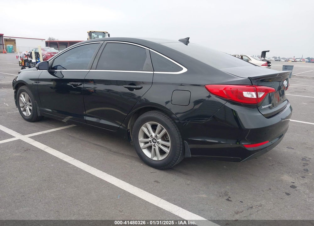 2015 HYUNDAI SONATA VIN: 5NPE24AF8FH186019