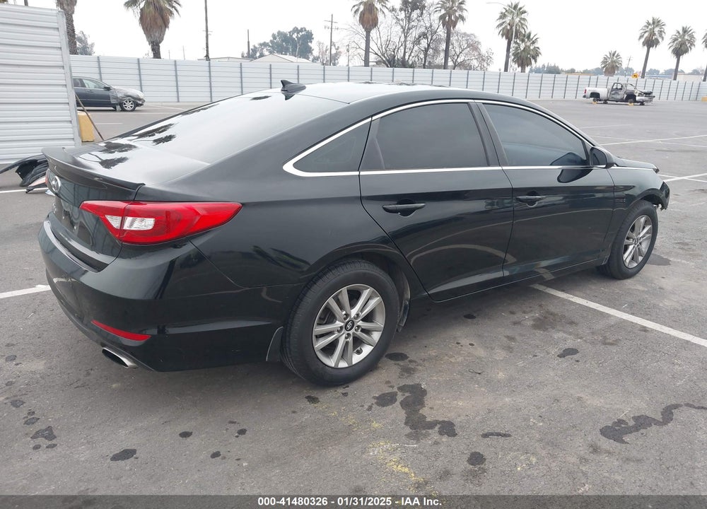2015 HYUNDAI SONATA VIN: 5NPE24AF8FH186019