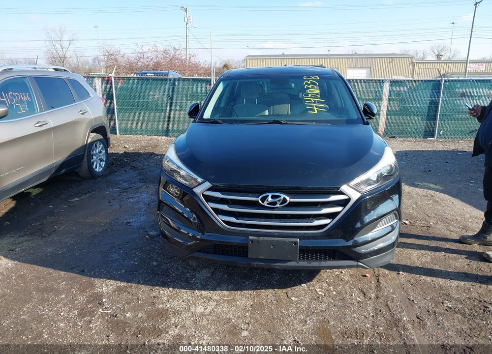 2017 HYUNDAI TUCSON SE VIN: KM8J23A40HU278267