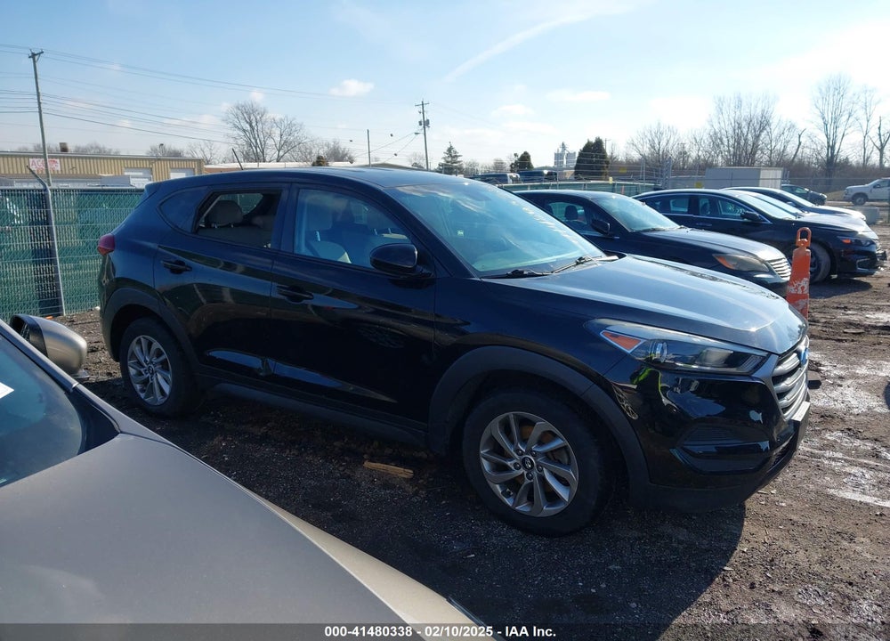 2017 HYUNDAI TUCSON SE VIN: KM8J23A40HU278267