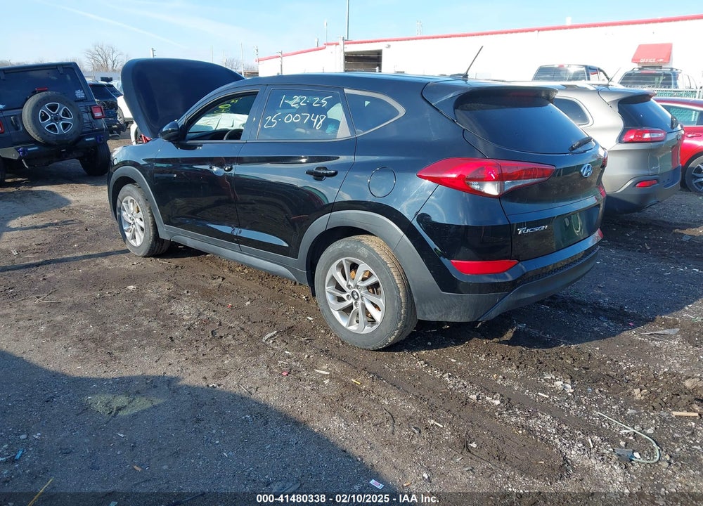 2017 HYUNDAI TUCSON SE VIN: KM8J23A40HU278267