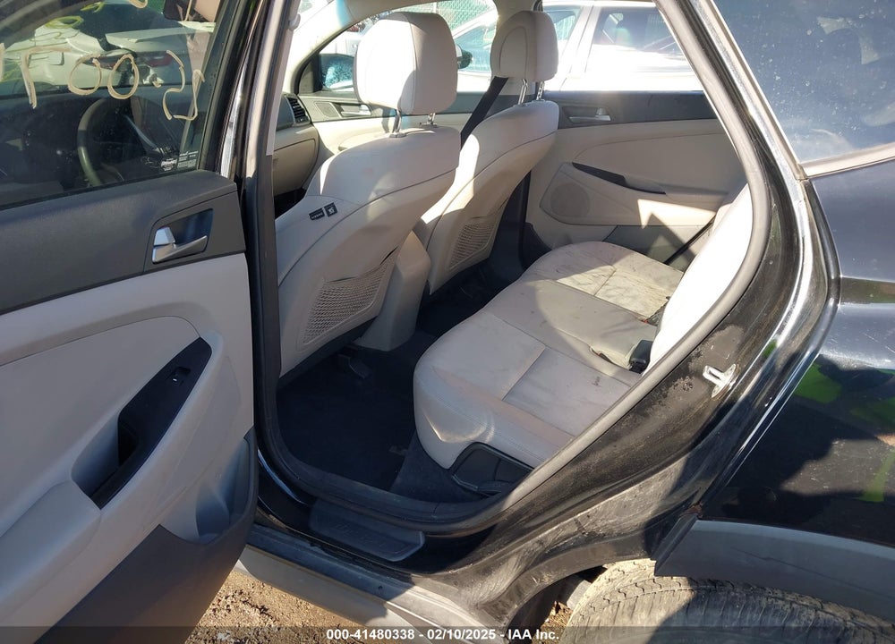 2017 HYUNDAI TUCSON SE VIN: KM8J23A40HU278267