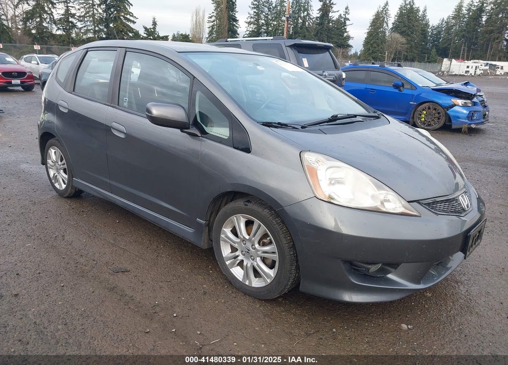 2011 HONDA FIT SPORT VIN: JHMGE8H50BC015984