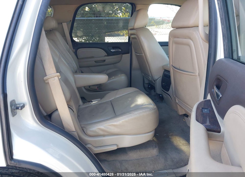 2009 GMC YUKON DENALI VIN: 1GKFC03249R253334
