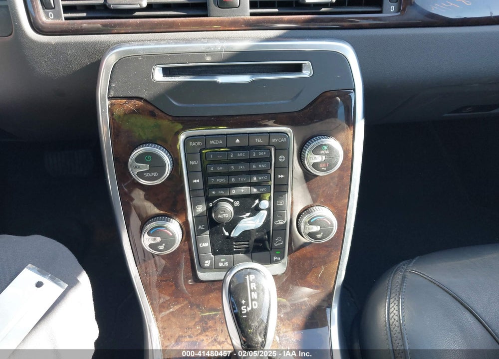 2015 VOLVO XC70 T6 VIN: YV4902NK1F1217053