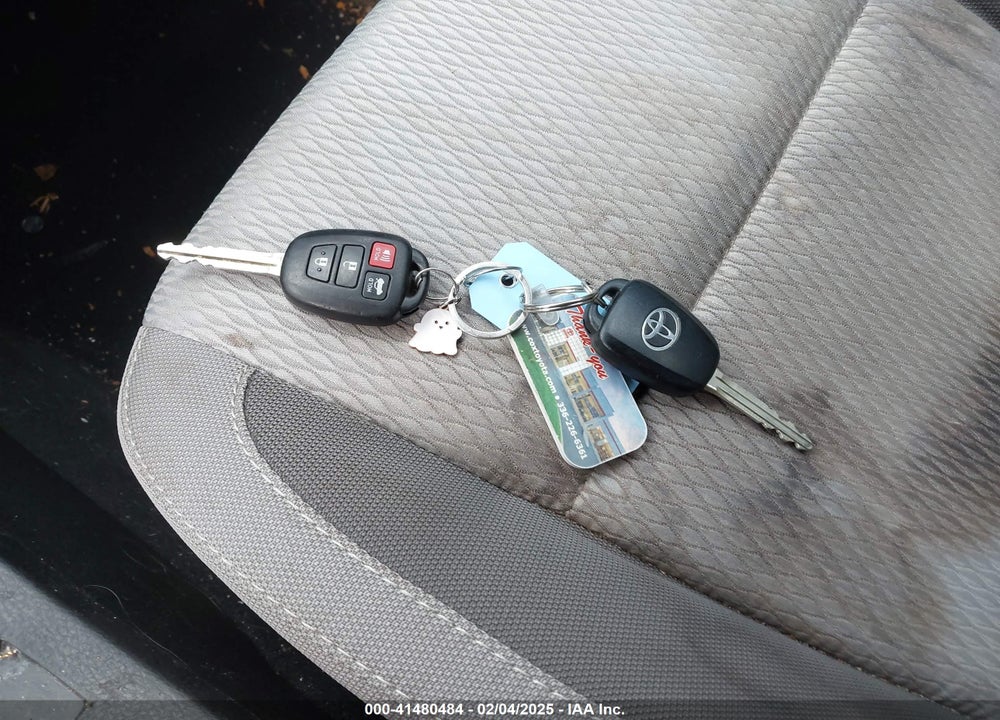 2017 TOYOTA COROLLA VIN: 5YFBURHE6HP735844