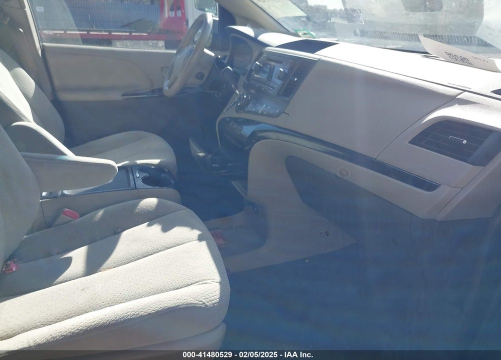 2013 TOYOTA SIENNA LE 8 PASSENGER VIN: 5TDKK3DC7DS315955
