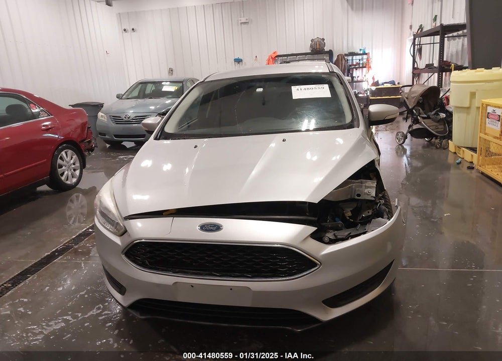 2015 FORD FOCUS VIN: 1FADP3F2XFL261415