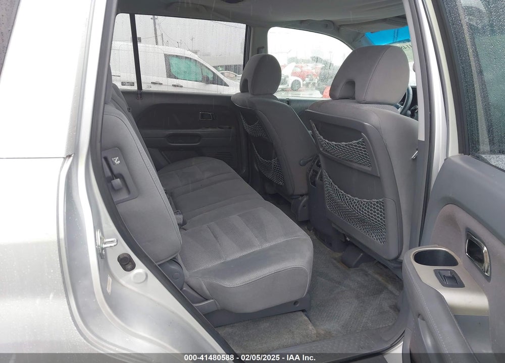 2006 HONDA PILOT VIN: 5FNYF284X6B023347