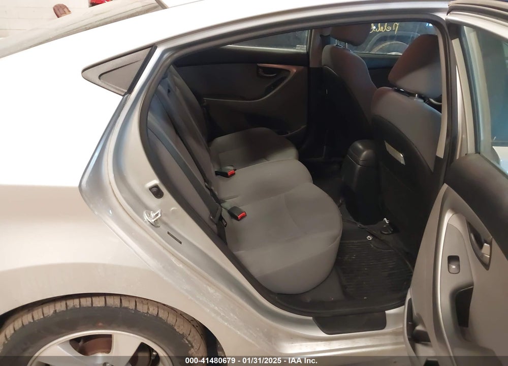 2014 HYUNDAI ELANTRA VIN: 5NPDH4AE0EH510662