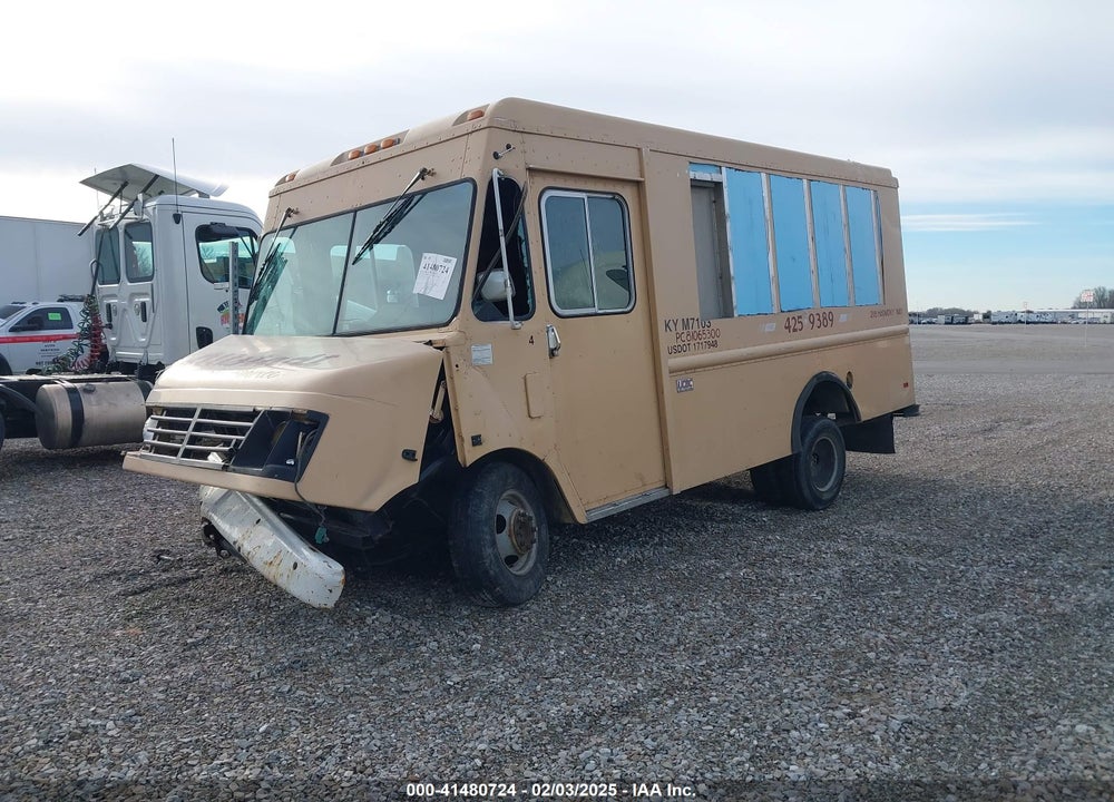 2000 WORKHORSE CUSTOM CHASSIS FORWARD CONTROL CHASSIS P3500 VIN: 5B4HP32R9Y3316704