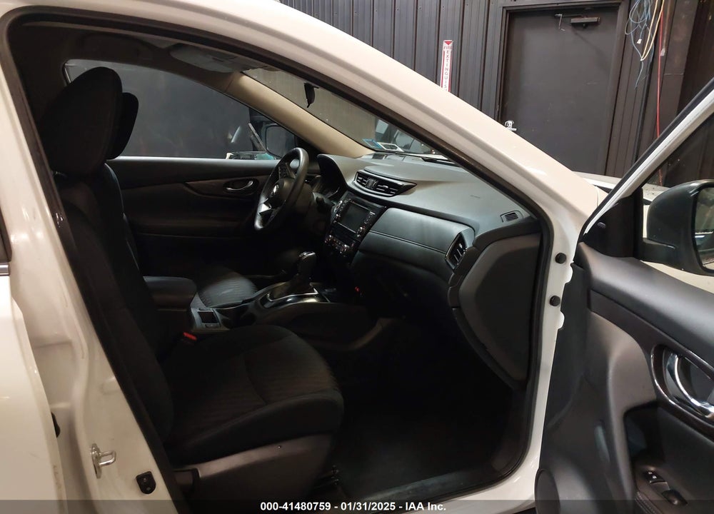 2019 NISSAN ROGUE SV VIN: 5N1AT2MV1KC827435