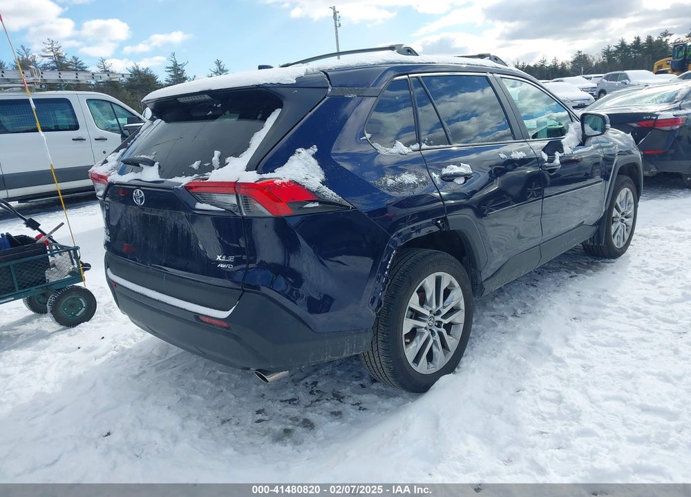 2024 TOYOTA RAV4 XLE PREMIUM VIN: 2T3A1RFV4RW435332