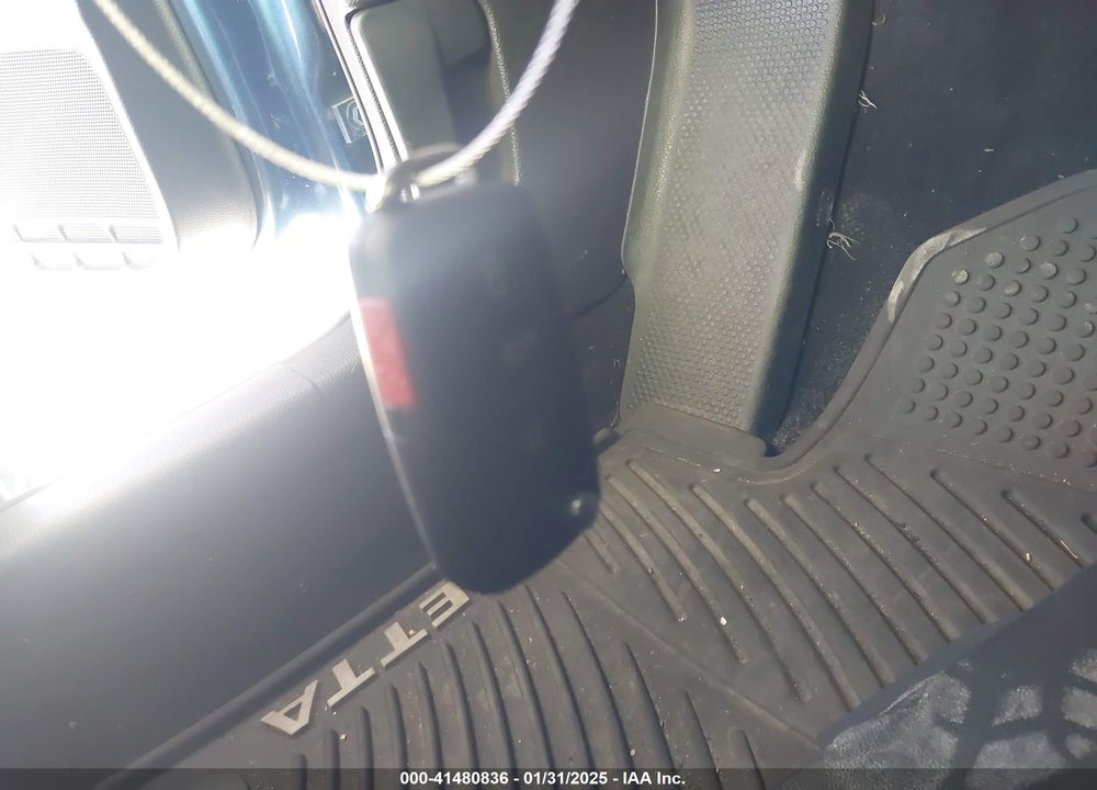 2015 VOLKSWAGEN JETTA VIN: 3VW2K7AJ8FM423642