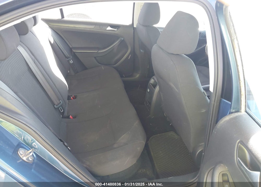 2015 VOLKSWAGEN JETTA VIN: 3VW2K7AJ8FM423642
