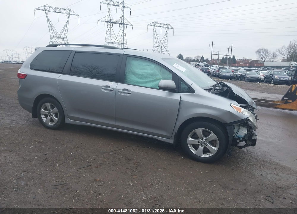 2018 TOYOTA SIENNA LE 8 PASSENGER VIN: 5TDKZ3DC3JS913273