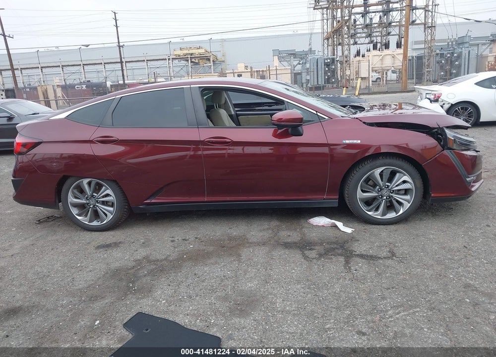 2018 HONDA CLARITY VIN: JHMZC5F38JC005104