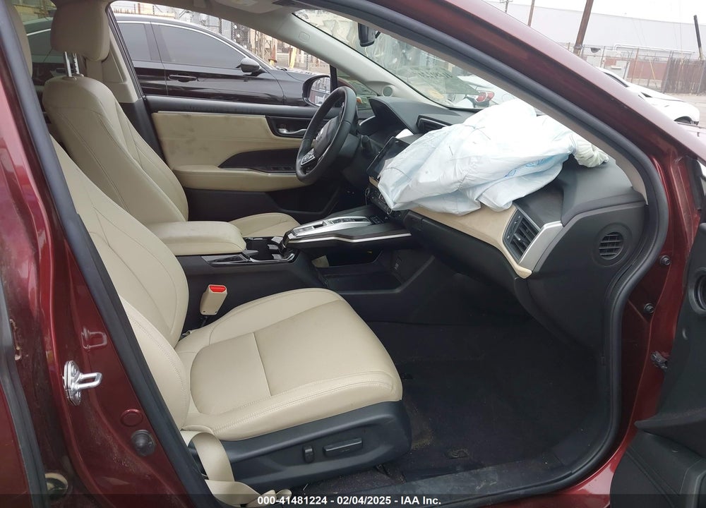 2018 HONDA CLARITY VIN: JHMZC5F38JC005104