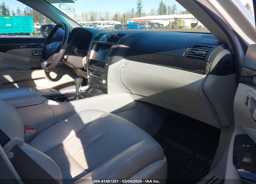 2011 LEXUS LS 460 VIN: JTHCL5EF8B5008916