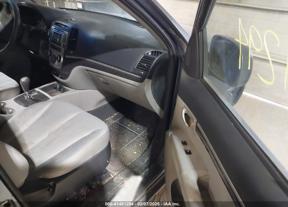 2009 HYUNDAI SANTA FE GLS VIN: 5NMSG13D29H232556