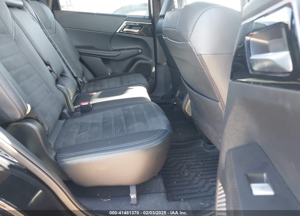 2024 MITSUBISHI OUTLANDER SE 2.5 S-AWC/SE BLACK EDITION S-AWC/SE BLACK EDITION W/PANO ROOF/SE RALLIART S-AWC VIN: JA4J4VA84RZ075202
