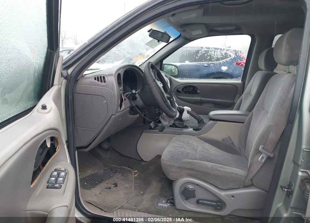 2004 CHEVROLET TRAILBLAZER VIN: 1GNDS13S242128997
