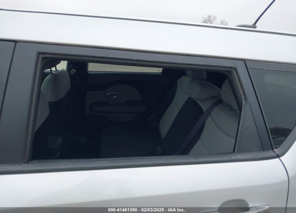 2014 KIA SOUL VIN: KNDJN2A21E7701677