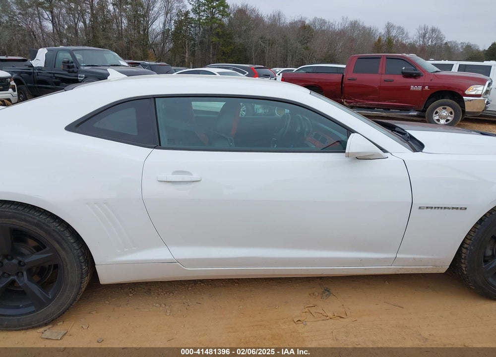 2015 CHEVROLET CAMARO VIN: 2G1FF1E30F9268507