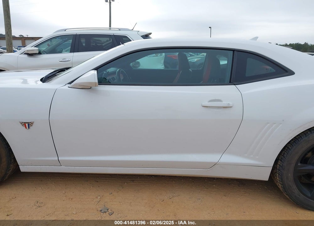 2015 CHEVROLET CAMARO VIN: 2G1FF1E30F9268507