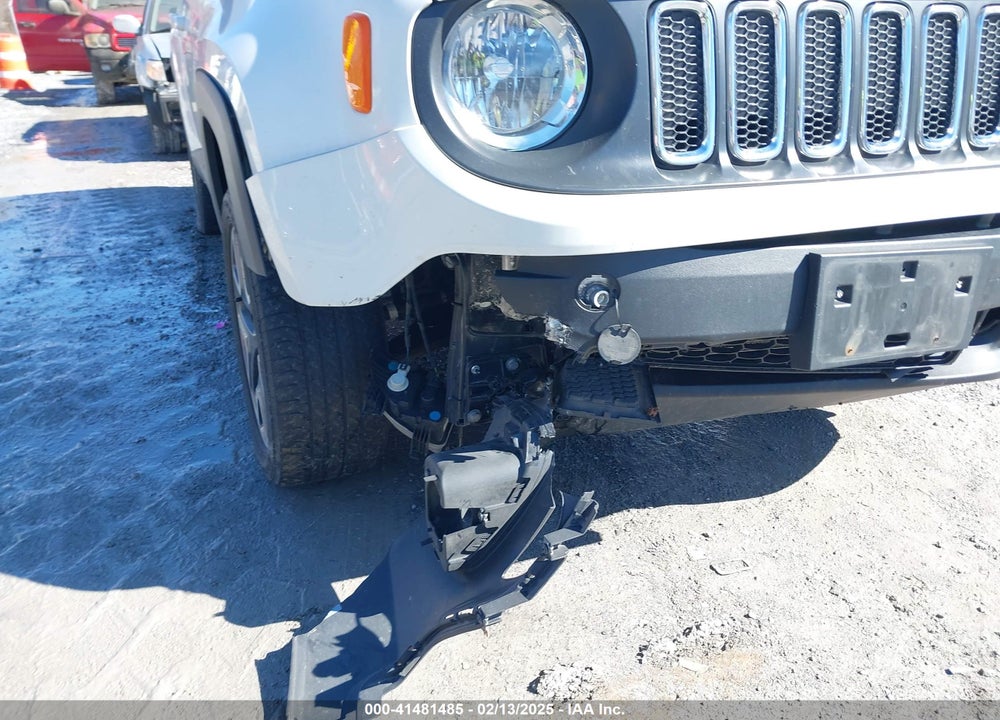 2018 JEEP RENEGADE LATITUDE 4X4 VIN: ZACCJBBB1JPJ00105