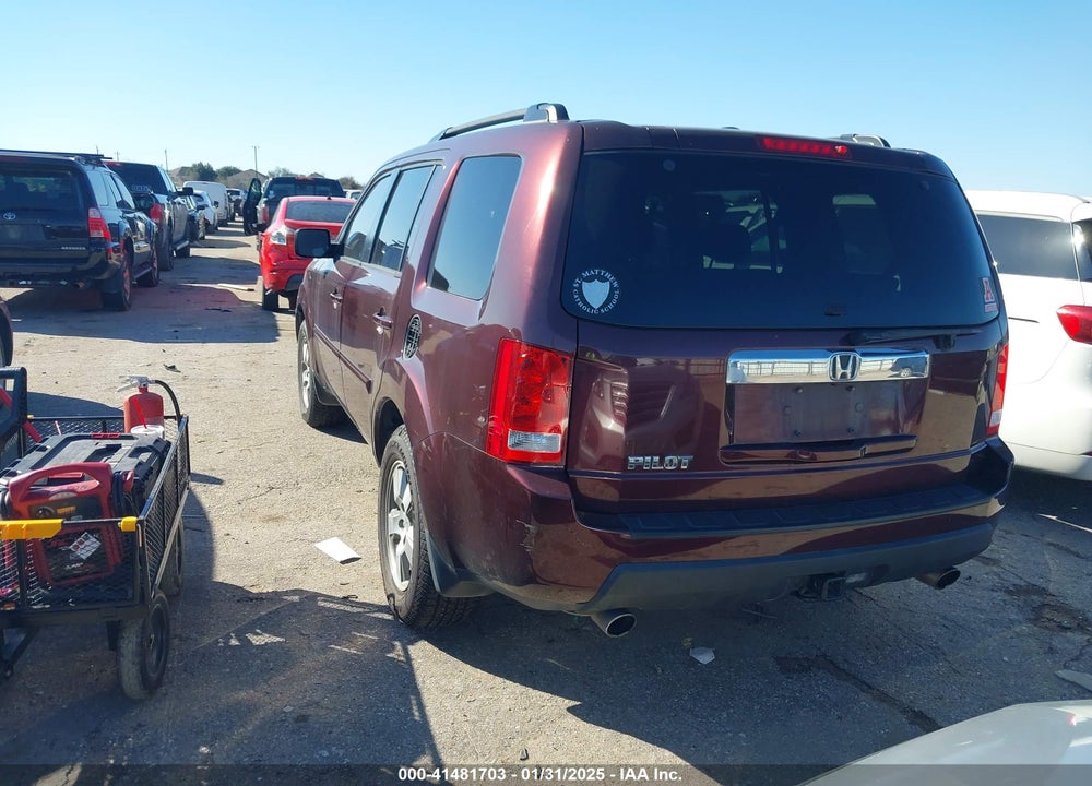 2011 HONDA PILOT VIN: 5FNYF3H52BB037882