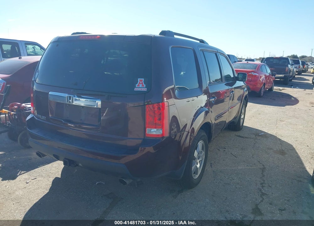 2011 HONDA PILOT VIN: 5FNYF3H52BB037882