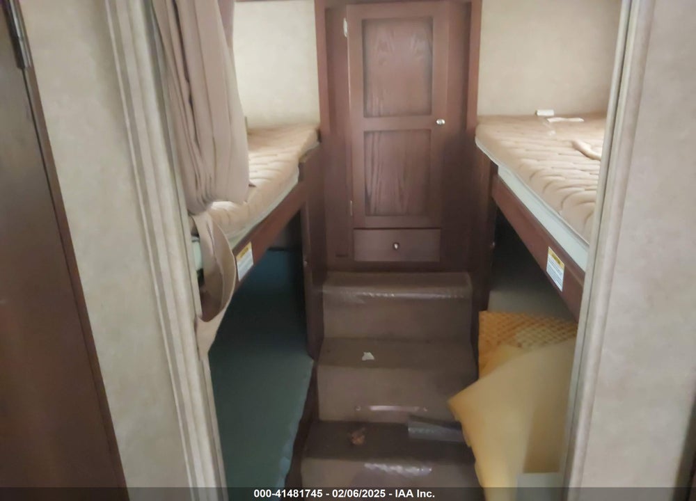 2015 CROSSROADS 301BHZ1 TRAVEL TRAILER VIN: 4V0TC302XFJ003715