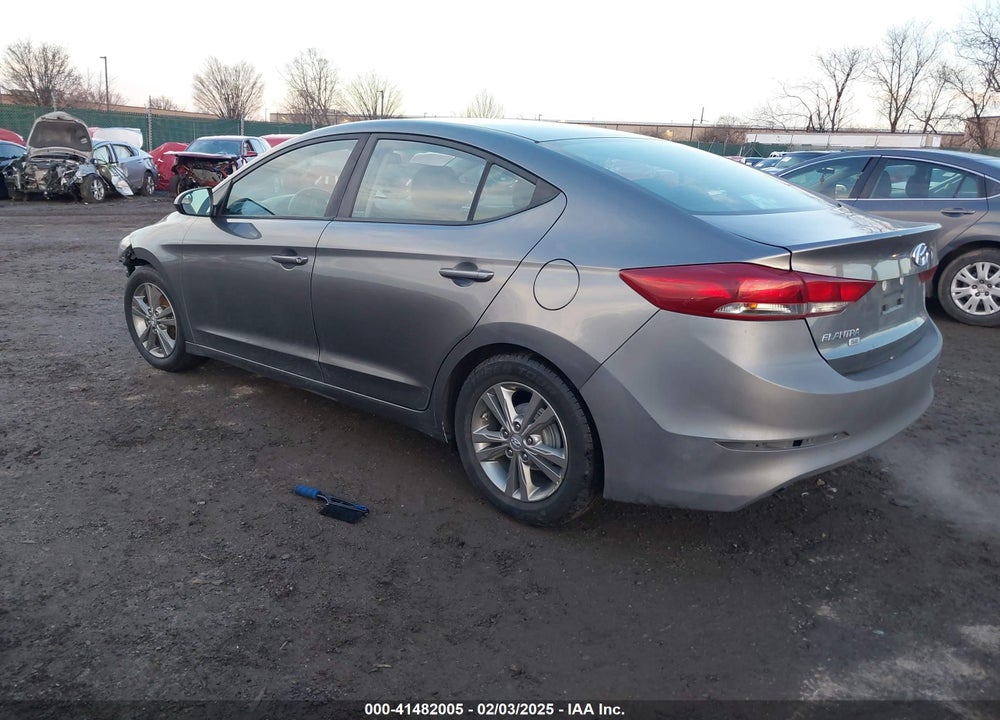 2018 HYUNDAI ELANTRA VIN: 5NPD74LF6JH290172