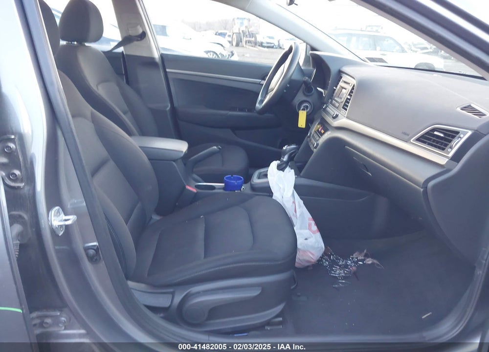 2018 HYUNDAI ELANTRA VIN: 5NPD74LF6JH290172
